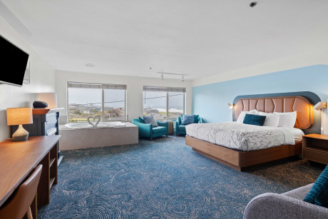 King Ocean View Whirlpool